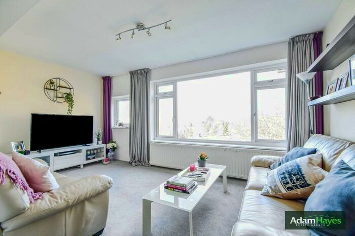 2 Bedroom Flat To Rent In Greville Lodge, Woodside Park, N12