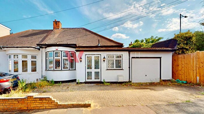 2 Bedroom Bungalow For Sale In Netley Road, Newbury Park, IG2