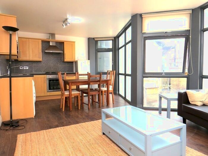 2 Bedroom Flat To Rent In Gunthorpe Street, London, E1