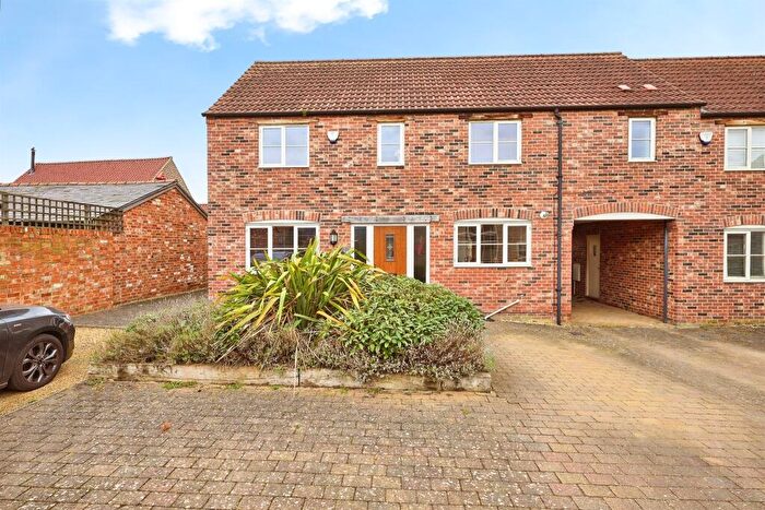 3 Bedroom Detached House For Sale In Stackyard Close, Stilton, Peterborough, PE7