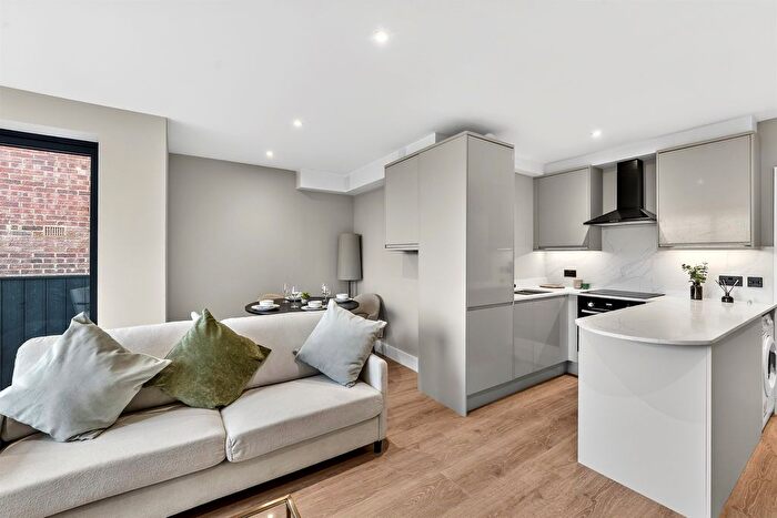 2 Bedroom Flat For Sale In Elm Grove, London, SW19