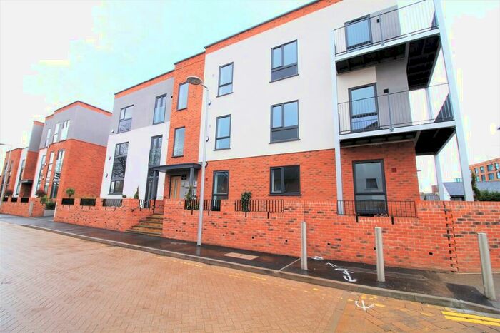 2 Bedroom Apartment To Rent In St Catherines Close, Birmingham, B15