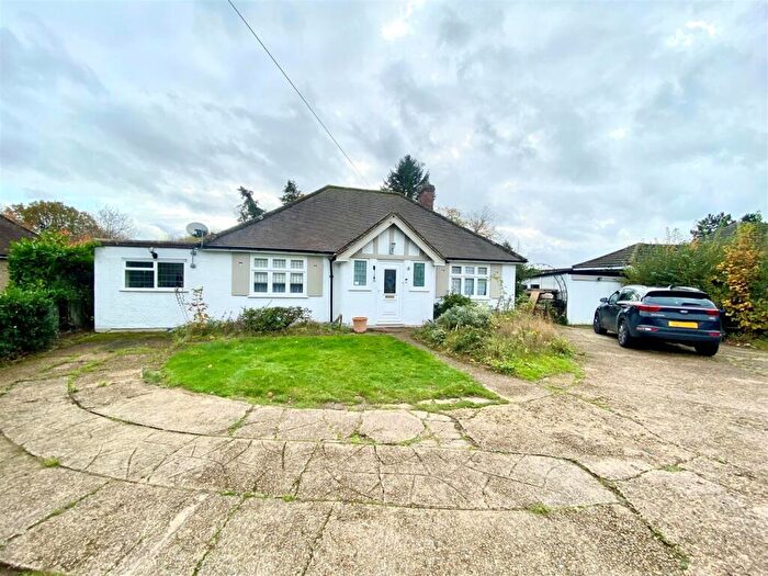 3 Bedroom Detached Bungalow For Sale In Hawkshead Lane, North Mymms, Hatfield, AL9