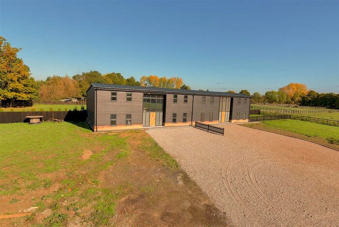 4 Bedroom Semi-Detached House To Rent In Willow Lane, Paddock Wood, Tonbridge, TN12