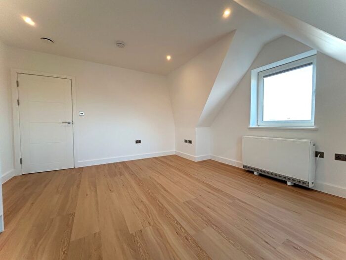 1 Bedroom Flat To Rent In Manor Road, Wallington, SM6