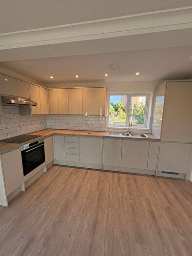 2 Bedroom Flat To Rent In New Ash Close, London, N2