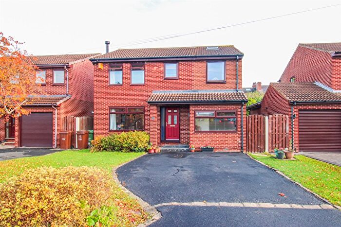 4 Bedroom Detached House For Sale In Willow Park, Wakefield, WF1