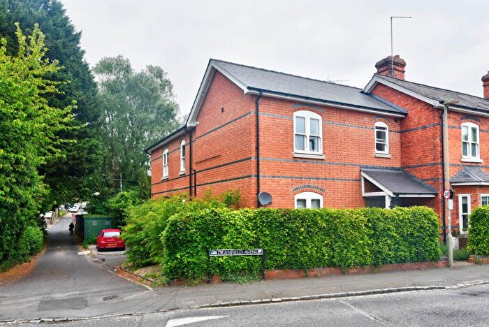 1 Bedroom Apartment To Rent In Deanfield Avenue, Henley-On-Thames, RG9