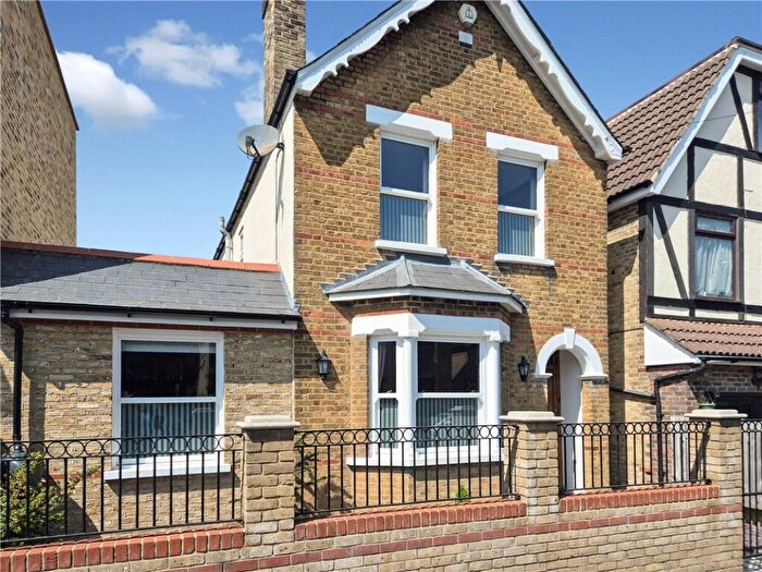 4 Bedroom Detached House For Sale In Derry Downs, Orpington, Kent, BR5
