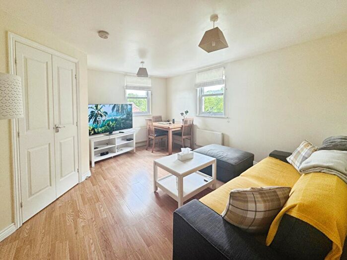 2 Bedroom Flat To Rent In Joyford Passage, Battledown, Cheltenham, GL52