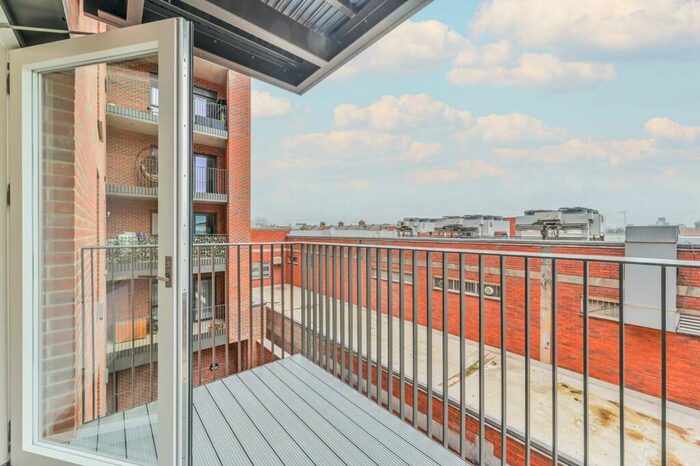 1 Bedroom Flat To Rent In New Market Place, East Ham, London, E6