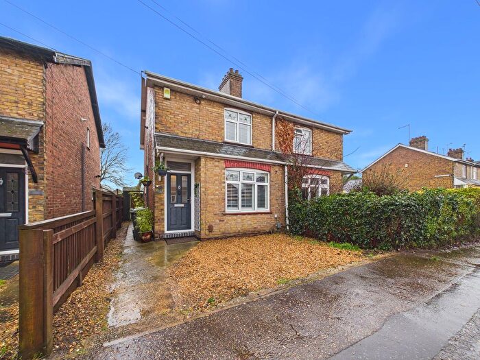 3 Bedroom Semi Detached House For Sale In Fletton Avenue, Peterborough, PE2