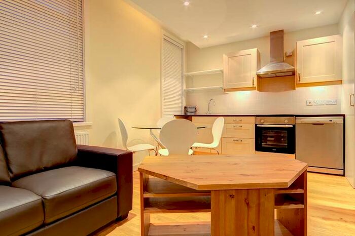 2 Bedroom Flat To Rent In Bankton Road, London, SW2