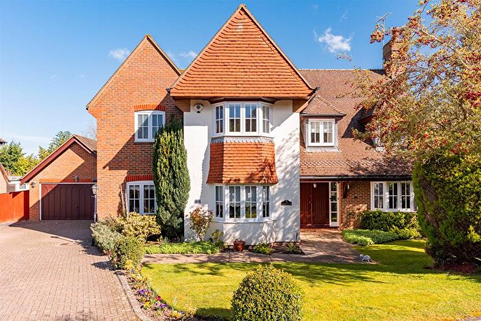 5 Bedroom Detached House For Sale In Nursery Gardens, St James Hamlet, Goffs Oak, EN7