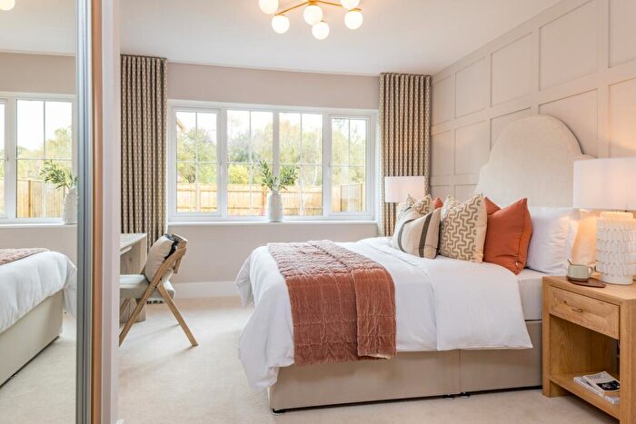 3 Bedroom Detached Bungalow For Sale In Ringwood Road, Alderholt, Fordingbridge, SP6