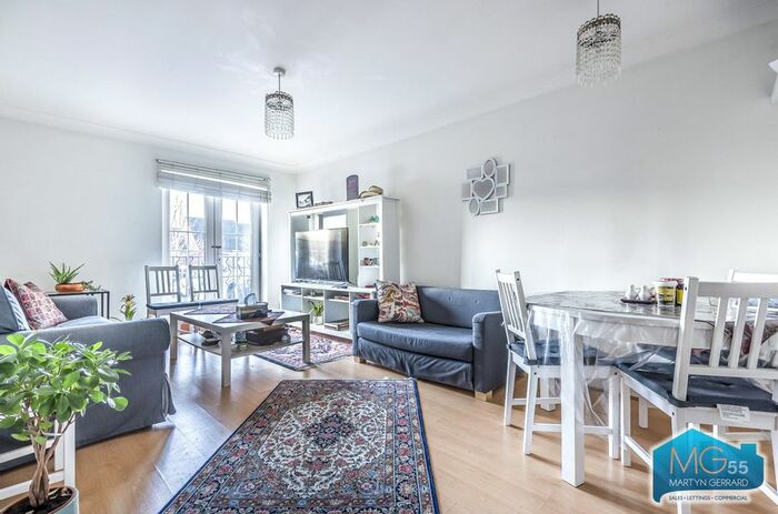 2 Bedroom Flat To Rent In Thornbury Close, London, NW7