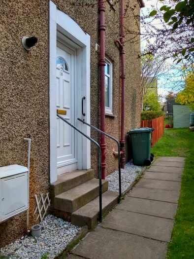 2 Bedroom Flat To Rent In Oxgangs Terrace, Edinburgh, EH13