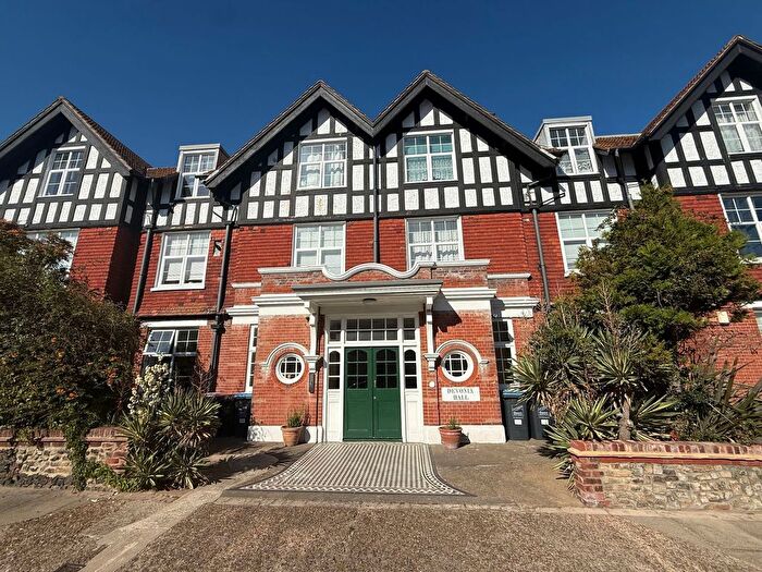 1 Bedroom Flat To Rent In Beresford Gardens, Devonia Hall Beresford Gardens, CT9