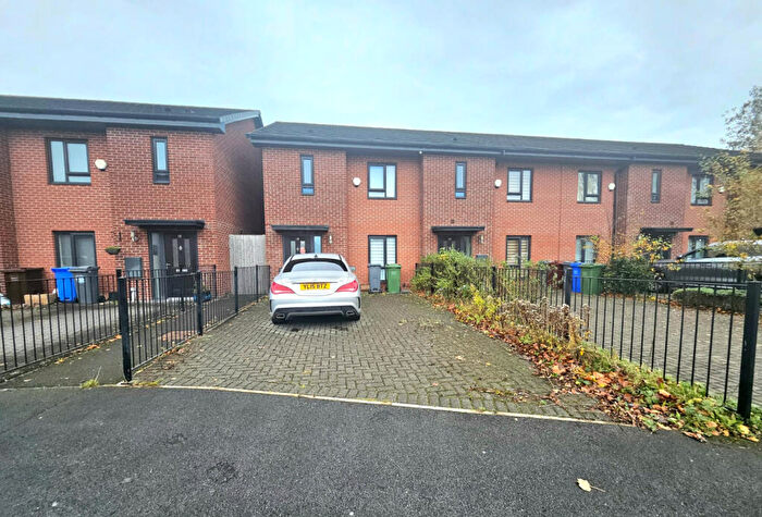 3 Bedroom End Of Terrace House To Rent In Bratton Drive, M19