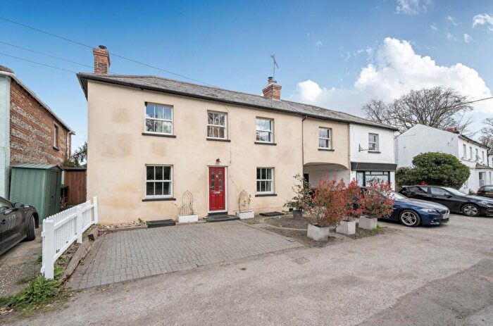 4 Bedroom Cottage For Sale In Weyhill Road, Weyhill, SP11