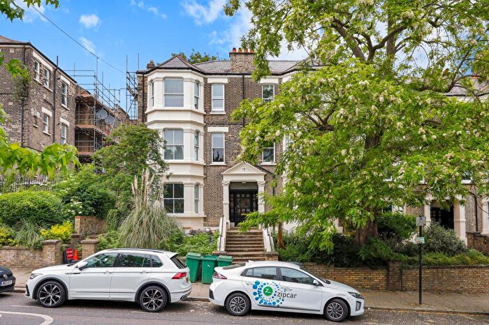 3 Bedroom Flat To Rent In Cathcart Hill, Tufnell Park, N19