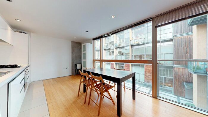 3 Bedroom Flat To Rent In Benyon Wharf, Kingsland Road, E8