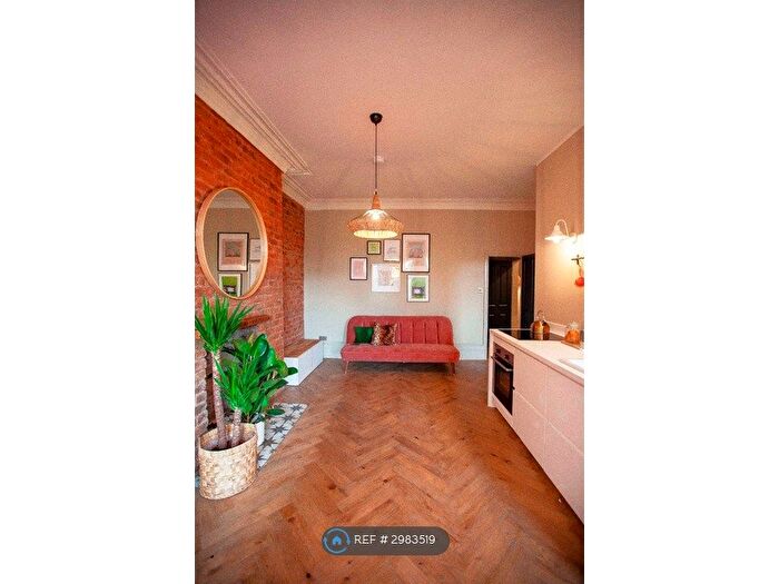 2 Bedroom Flat To Rent In Ladybarn Road, Manchester, M14