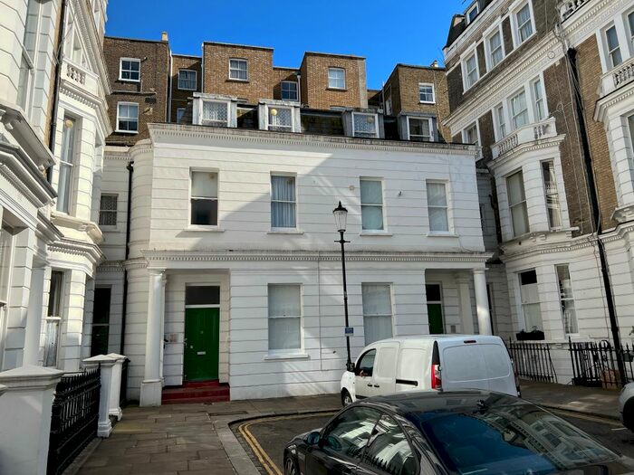 2 Bedroom Flat To Rent In Linden Gardens, London, W2