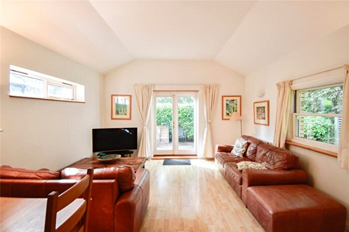 2 Bedroom Bungalow To Rent In Trinity Farm Lodge, Huntingdon Road, Girton, Cambridge, CB3