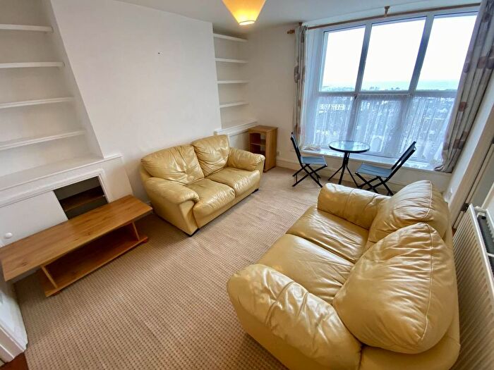 1 Bedroom Flat To Rent In Brooklands Terrace, Ffynone, Uplands, Swansea, SA1