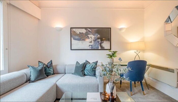 2 Bedroom Apartment To Rent In Flat, Strathmore Court, Park Road, London, NW8