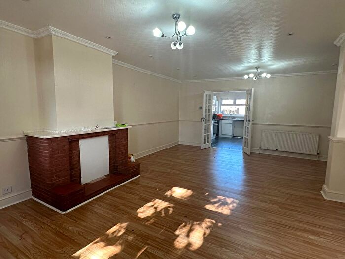 3 Bedroom Terraced House To Rent In Cameron Close, Edmonton, N18