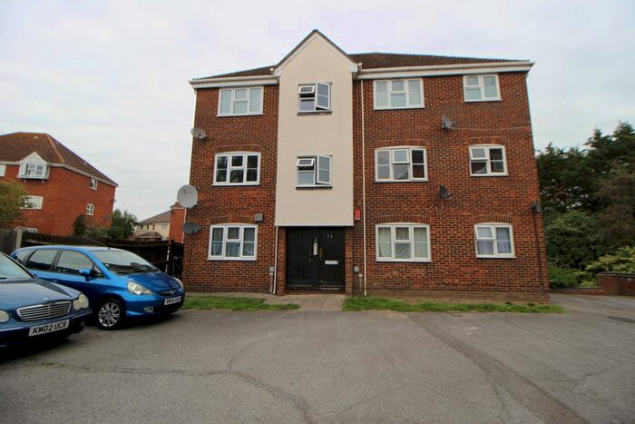 1 Bedroom Flat To Rent In Butteridges Close, Dagenham, RM9