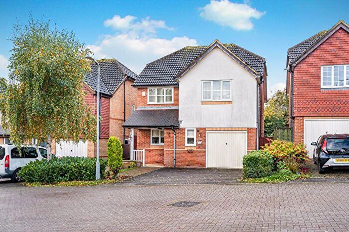 4 Bedroom Detached House For Sale In Ascot Place, Bletchley, Milton Keynes, MK3