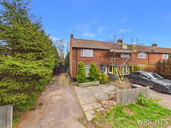 3 Bedroom End Of Terrace House For Sale In Cranborne Gardens, Welwyn Garden City, AL7