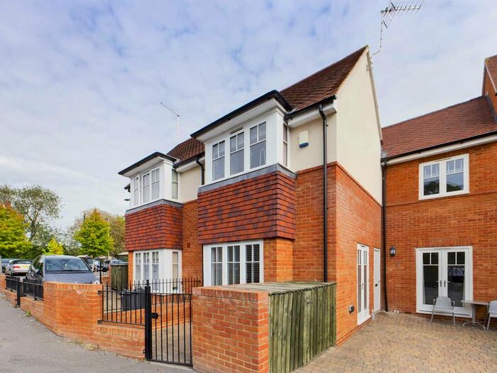 2 Bedroom Terraced House To Rent In Town Lane, Marlow, SL7