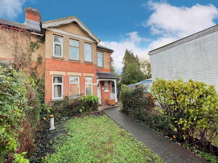3 Bedroom Semi-Detached House To Rent In Winchester Road, Southampton, SO16