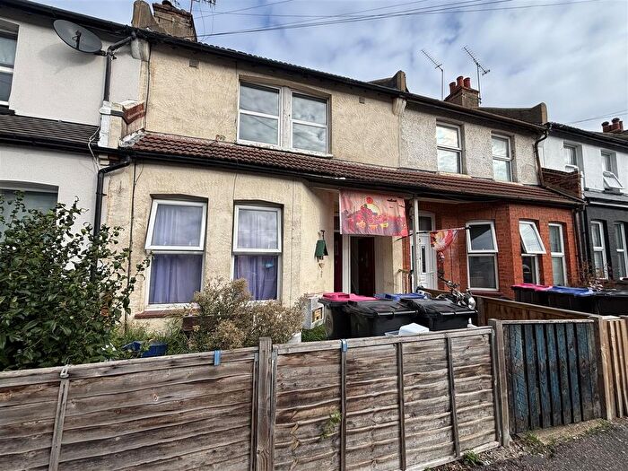 1 Bedroom Flat To Rent In Central Avenue, Southend-On-Sea, SS2