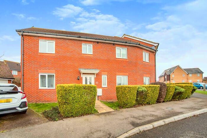 4 Bedroom Semi-Detached House To Rent In Rivenhall Way, Hoo, Rochester, Kent, ME3