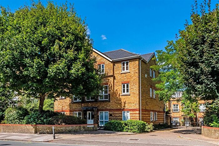 2 Bedroom Flat To Rent In Henrietta Court, Richmond Road, Twickenham, TW1