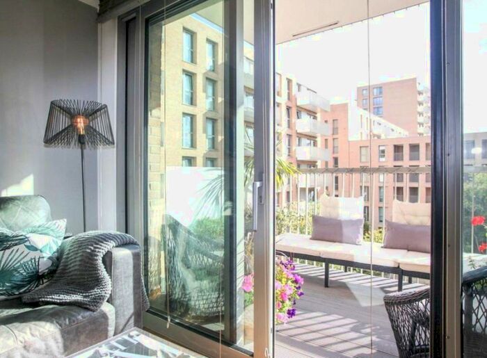 1 Bedroom Apartment To Rent In Meadow Court, Booth Road, E16