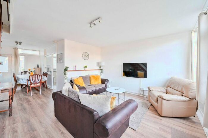 3 Bedroom Property For Sale In Hazel Close, Peckham, London, SE15
