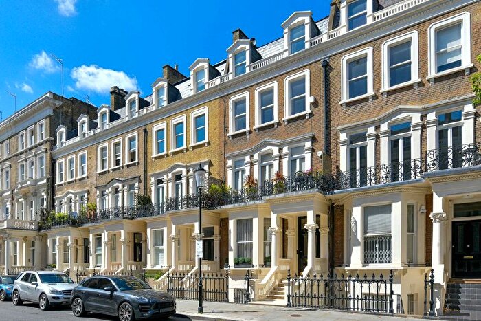 2 Bedroom Flat To Rent In Earl's Court Square, London, SW5