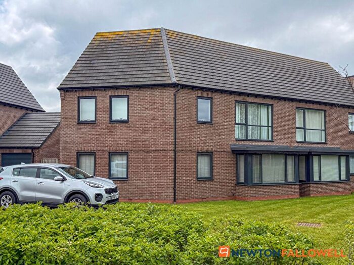 2 Bedroom Maisonette For Sale In Lord Hawke Way, Newark, NG24