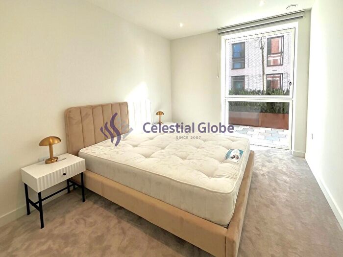 3 Bedroom Flat To Rent In Henshaw Parade, Henshaw Parade, London, NW9