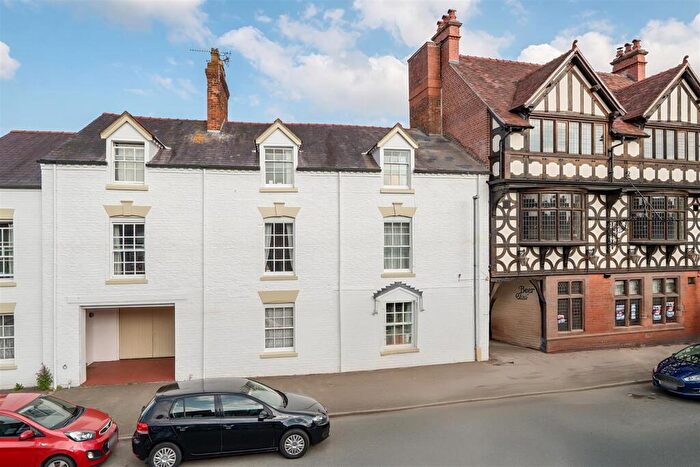 5 Bedroom House For Sale In High Street, Overton On Dee., LL13