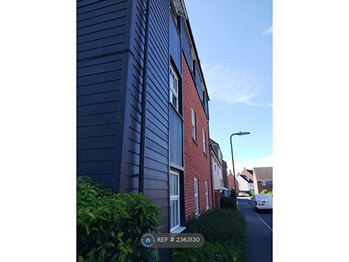 2 Bedroom Flat To Rent In Penton Way, Basingstoke, RG24