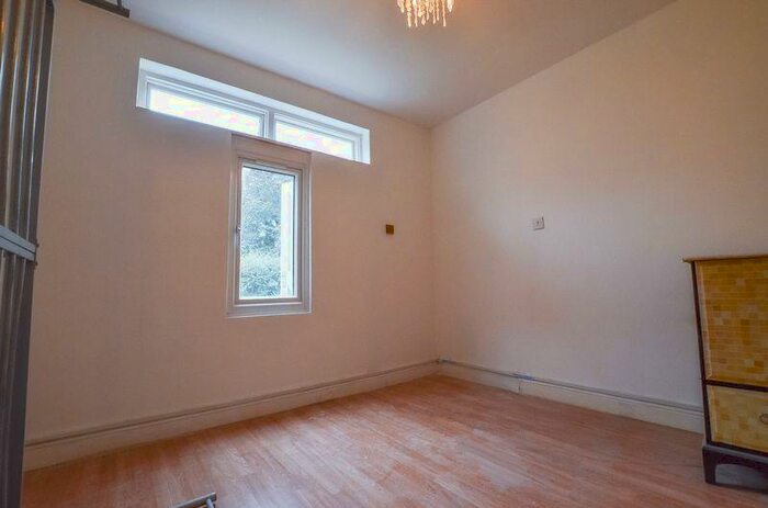 Studio To Rent In Croxley Close, Orpington, BR5
