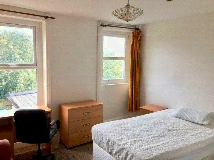 2 Bedroom Terraced House To Rent In Caellepa, Bangor, Gwynedd, LL57