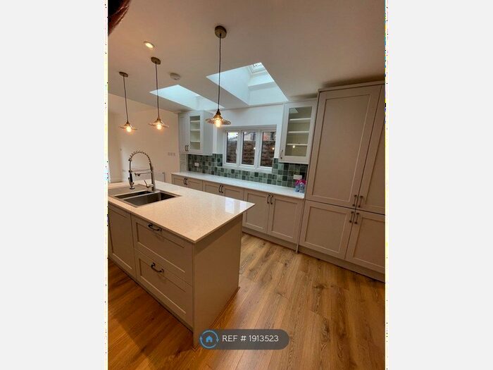 2 Bedroom Semi-Detached House To Rent In Honiton Road, Romford, RM7